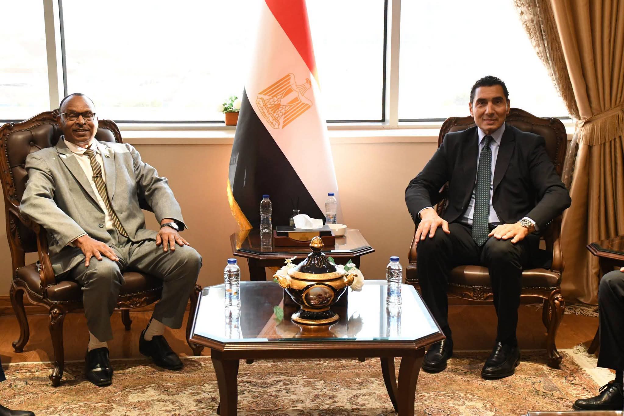 مصر والسودان تبحثان تأهيل الشباب وتطوير المنشآت الرياضية