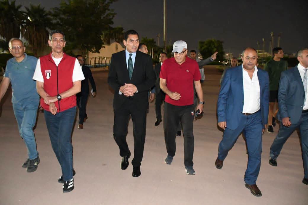 وزير الرياضة يتفقد منشآت استاد القاهرة ويوجه بوضع خطة واضحة لتطويرها