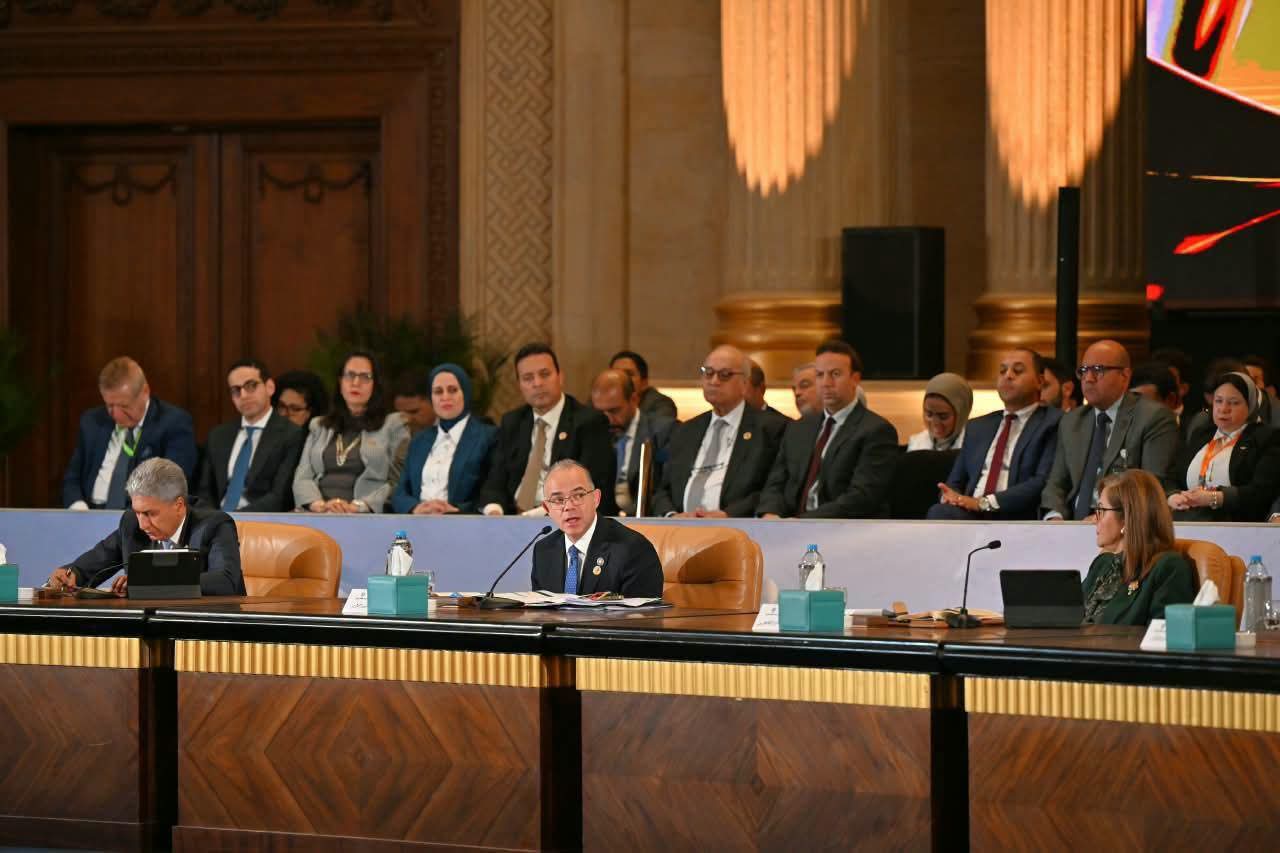 وزير الاستثمار: الصادرات والاستثمارات الإنتاجية ركيزتان لتعزيز موارد النقد الأجنبي واستدامة الدين
