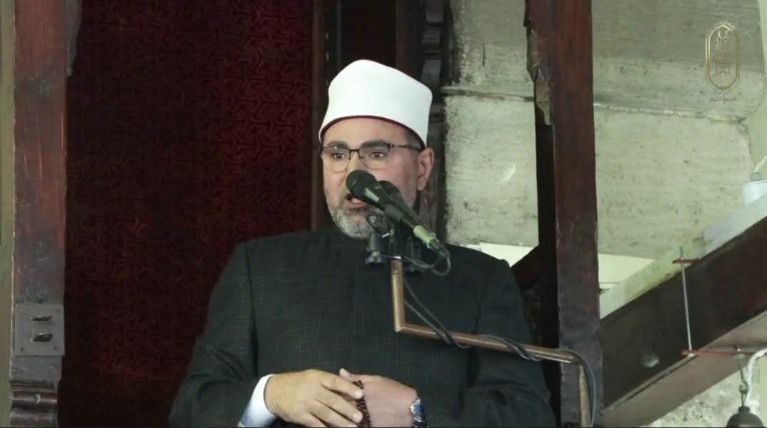 سورة الأنفال ترسم طريق النصر.. خطيب الجامع الأزهر يحذر من التفرق ويدعو إلى الحوار والسلام