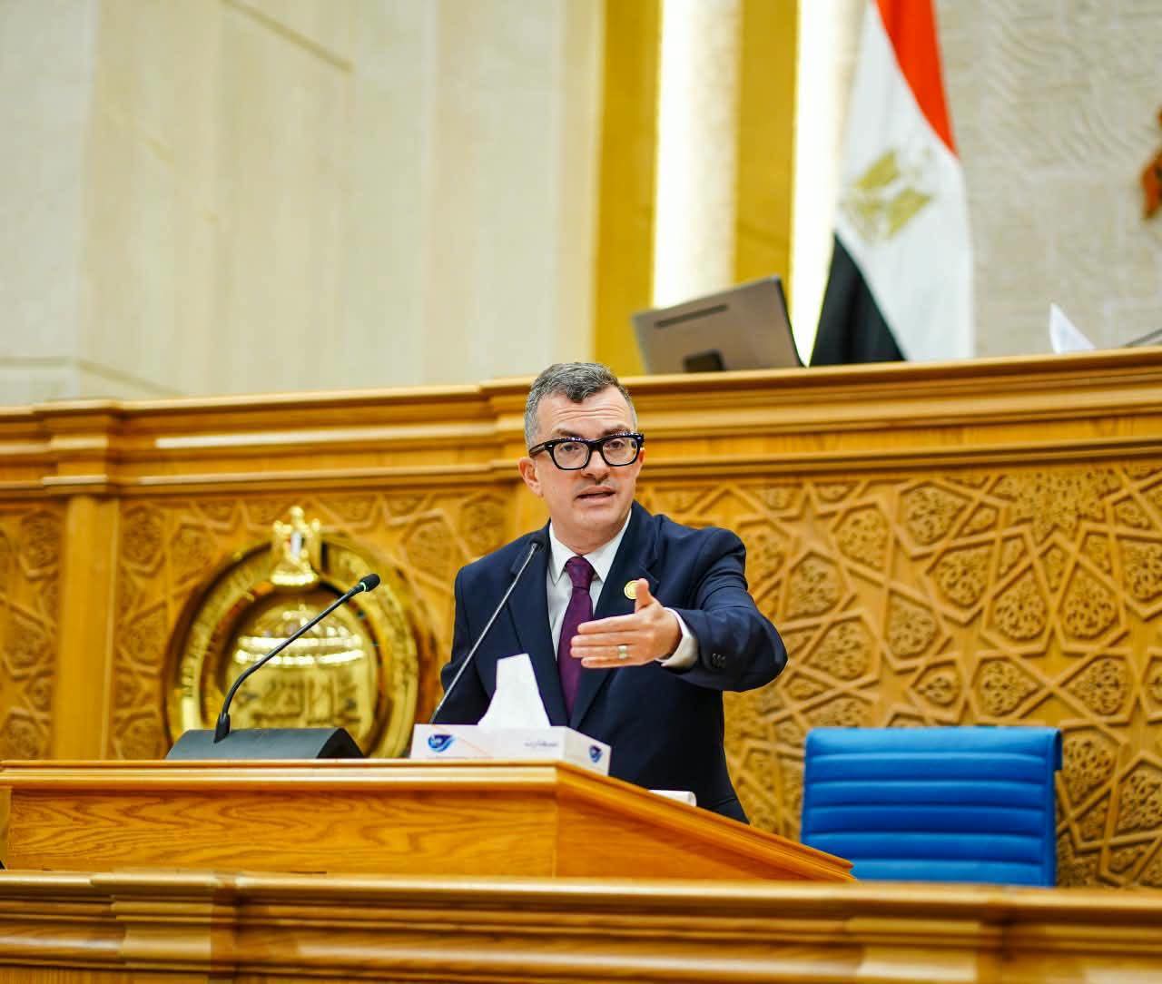 وزير التخطيط يستعرض إعادة هيكلة بنك الاستثمار القومي وآلية تمويل البنية الأساسية
