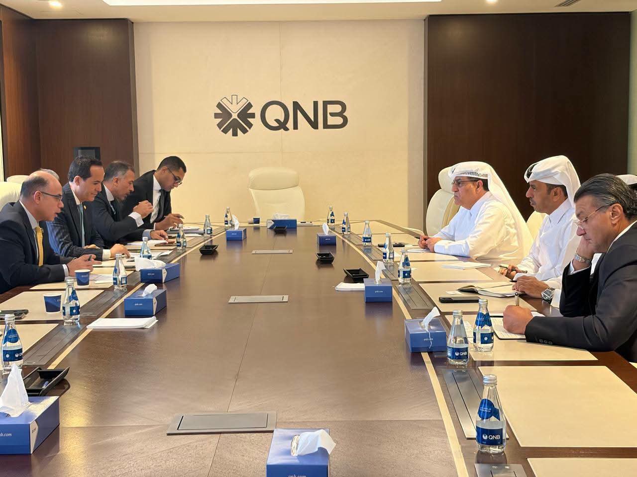 وزير الاستثمار يبحث مع «QNB» الترويج للطروحات الحكومية والفرص العقارية المصرية