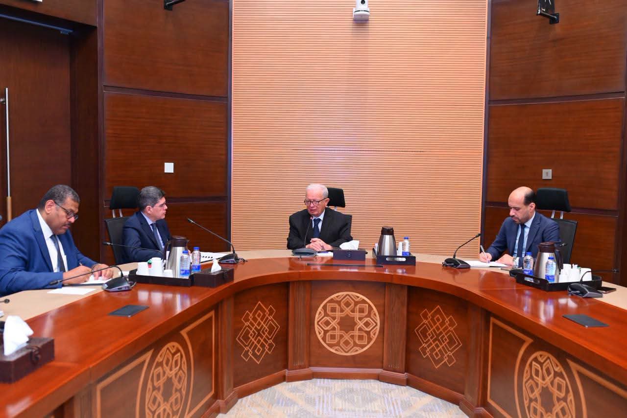 الحكومة والبنك الدولي يبحثان تعزيز التعاون لدعم الاستثمار والتحول الاقتصادي