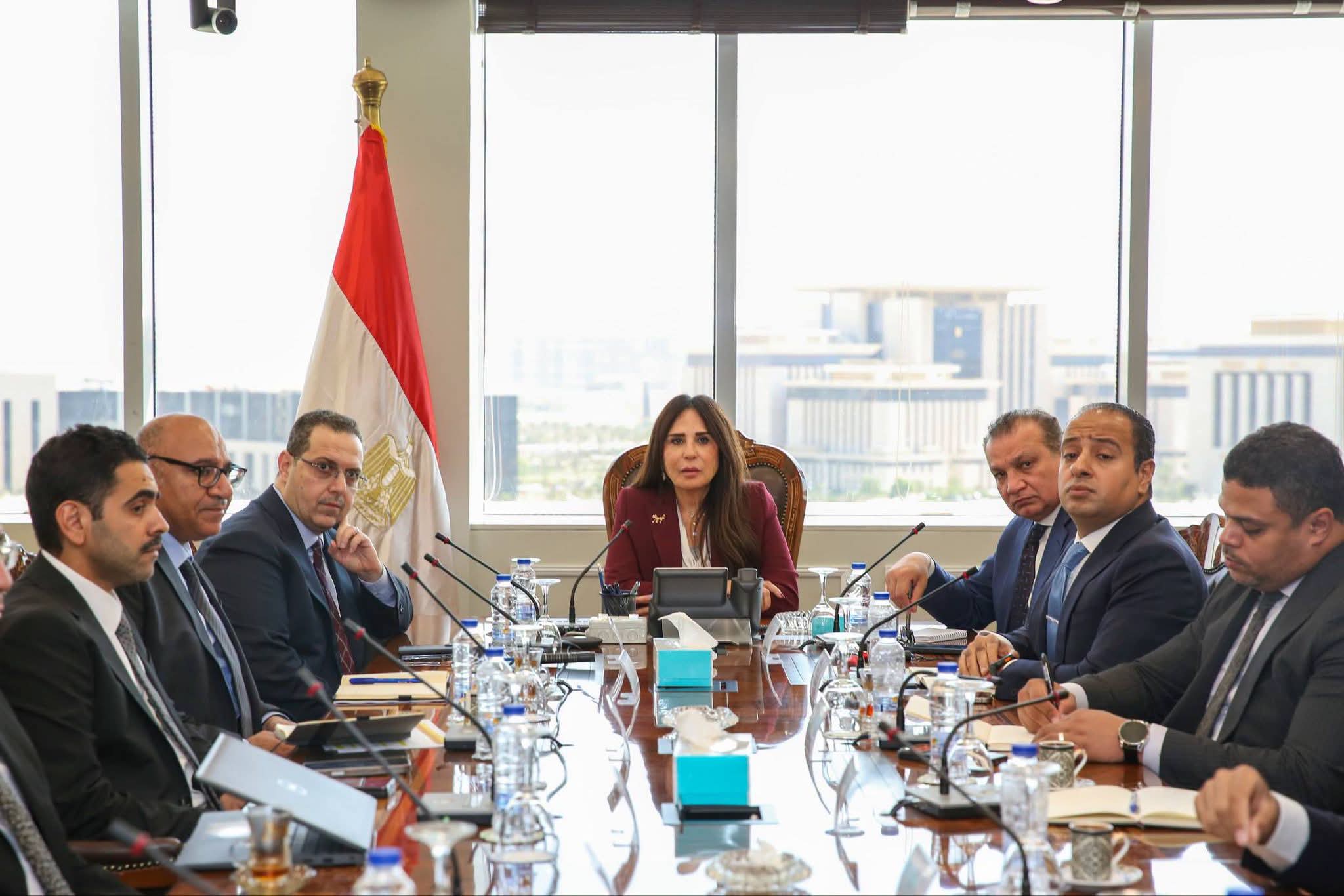 وزيرة الإسكان تتابع تنفيذ مشروعات الشراكة مع القطاع الخاص بالمدن الجديدة