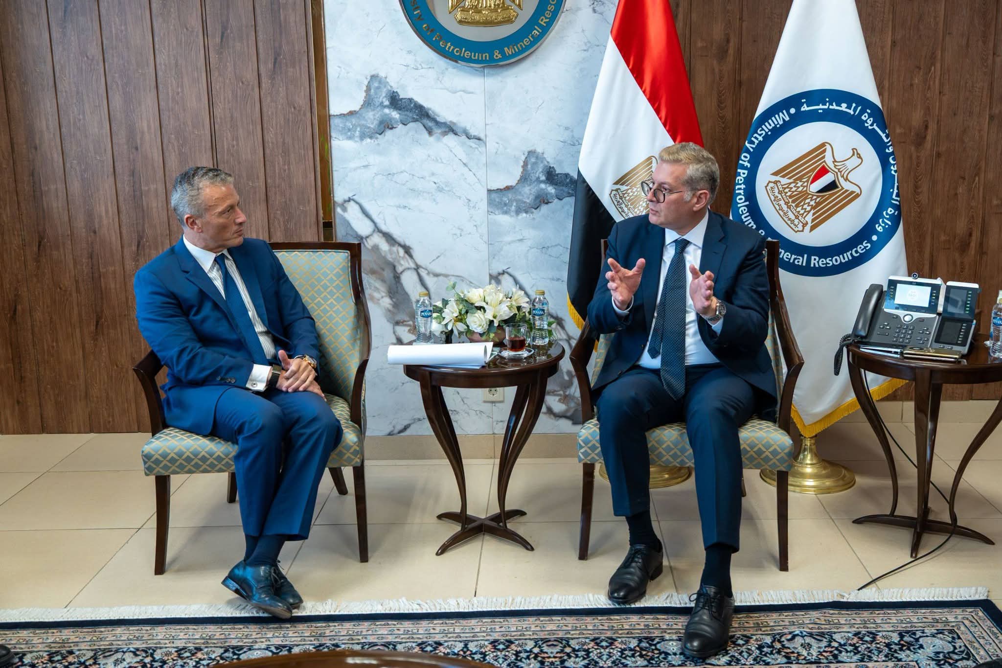 الصحراء الغربية تخبئ فرصًا نفطية جديدة.. دراسات تكشف إمكانات واعدة لزيادة إنتاج الخام