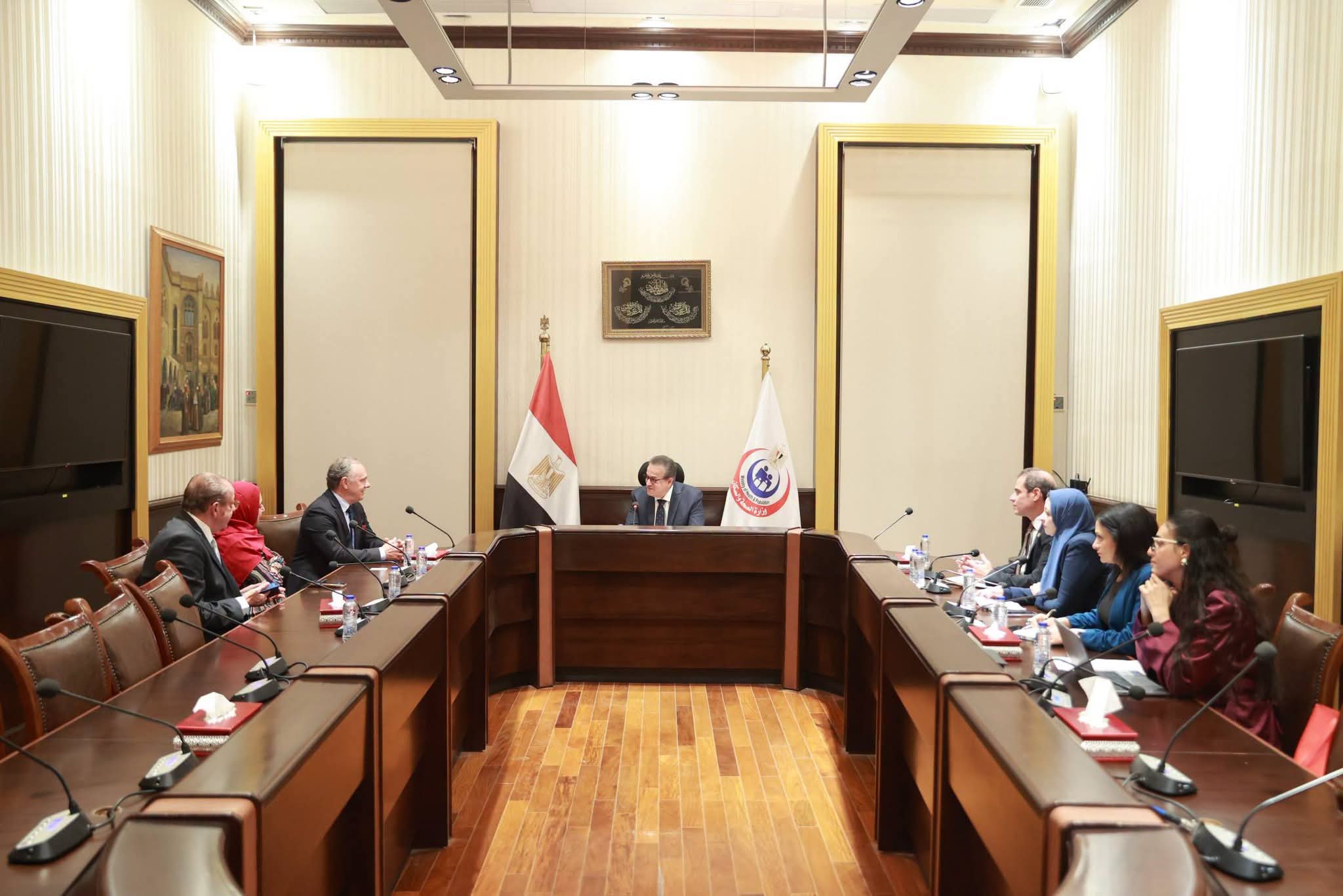 وزير الصحة يبحث مع الاتحاد الدولي لأمراض النساء خفض وفيات الأمهات وتحسين خدمات صحة المرأة